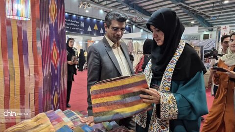 افتتاح شانزدهمین نمایشگاه سراسری صنایع دستی ایران و چهارمین جشنواره پخت نان سنتی در یزد