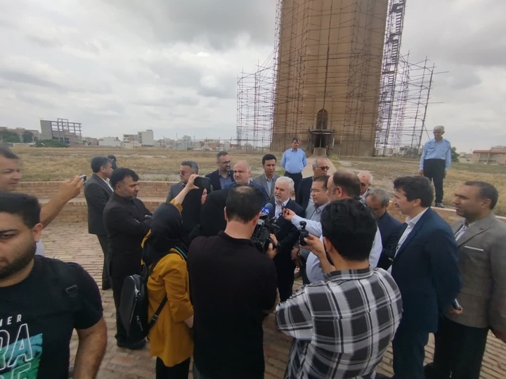 جمع‌آوری داربست‌های گنبد قابوس تا پایان تابستان/ پایش مستمر و محوطه‌سازی هدفمند برای بلندترین برج آجری جهان