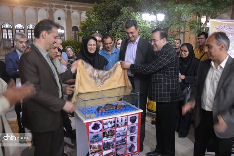 نمایشگاه «موزه در موزه»؛ معرفی ظرفیت‌های موزه‌های یزد در خانه شکوهی