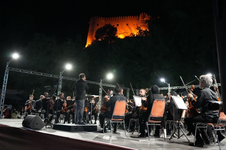 نوای فلک‌الافلاک در قلب تاریخ/ طنین حماسه در دژ باستانی لرستان