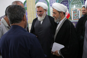 مسئولان میراث‌فرهنگی قم در میز خدمت نماز جمعه جعفرآباد پاسخگوی مردم بودند