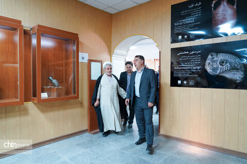 قضات و کارکنان دادسرای دادگستری از جاذبه‌های گردشگری همدان بازدید کردند