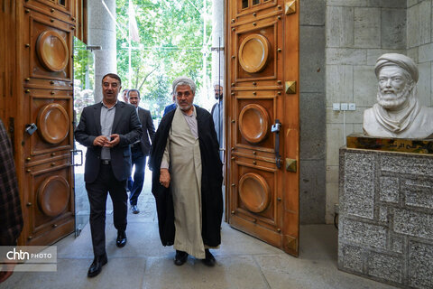 قضات و کارکنان دادسرای دادگستری از جاذبه‌های گردشگری همدان بازدید کردند