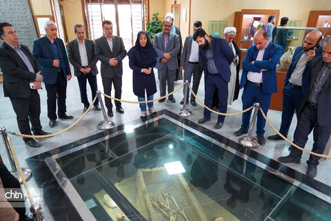 قضات و کارکنان دادسرای دادگستری از جاذبه‌های گردشگری همدان بازدید کردند