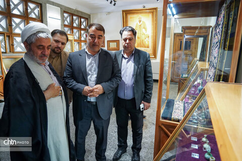 قضات و کارکنان دادسرای دادگستری از جاذبه‌های گردشگری همدان بازدید کردند