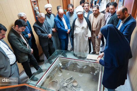 قضات و کارکنان دادسرای دادگستری از جاذبه‌های گردشگری همدان بازدید کردند