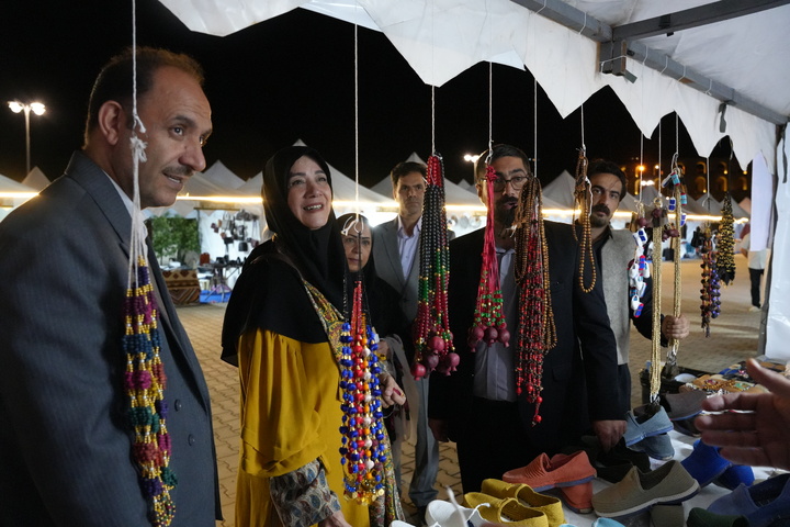 نمایشگاه صنایع‌دستی در سلیمانیه ثمره تلاش مدیریت خطر پذیر کرمانشاه است/ صنایع دستی کشورمان باید از انزوا خارج شود