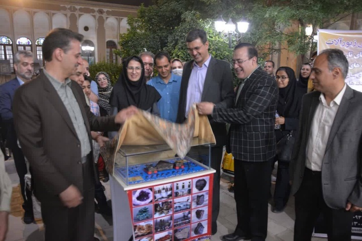 موزه‌داران و مجموعه‌داران حافظ فرهنگ و اصالت ایرانی هستند