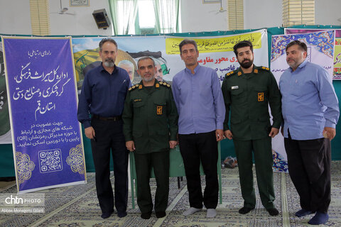 برگزاری میز خدمت نماز جمعه جعفرآباد با حضور مسئولان میراث‌فرهنگی قم