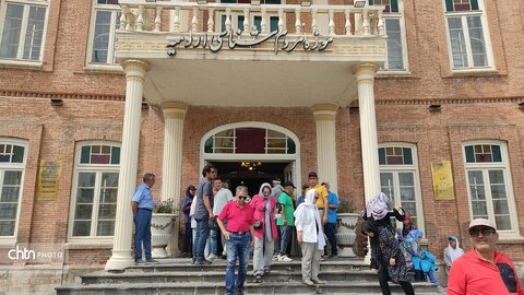 بازدید کمپرسواران از جاذبه‌های تاریخی و گردشگری آذربایجان غربی