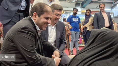 بازدید معاون سیاسی و امنیتی استانداری از شانزدهمین نمایشگاه سراسری صنایع دستی ایران یزد
