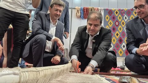 بازدید معاون سیاسی و امنیتی استانداری از شانزدهمین نمایشگاه سراسری صنایع دستی ایران یزد