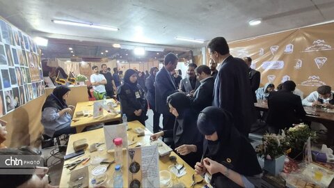 بازدید معاون سیاسی و امنیتی استانداری از شانزدهمین نمایشگاه سراسری صنایع دستی ایران یزد