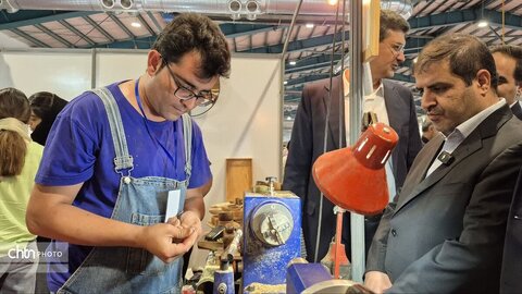 بازدید معاون سیاسی و امنیتی استانداری از شانزدهمین نمایشگاه سراسری صنایع دستی ایران یزد