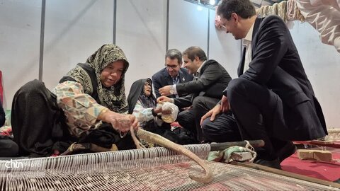 بازدید معاون سیاسی و امنیتی استانداری از شانزدهمین نمایشگاه سراسری صنایع دستی ایران یزد