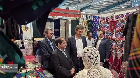 بازدید معاون سیاسی و امنیتی استانداری از شانزدهمین نمایشگاه سراسری صنایع دستی ایران یزد