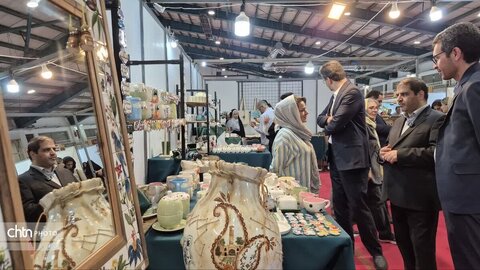 بازدید معاون سیاسی و امنیتی استانداری از شانزدهمین نمایشگاه سراسری صنایع دستی ایران یزد