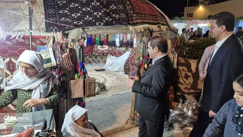 بازدید معاون سیاسی و امنیتی استانداری از شانزدهمین نمایشگاه سراسری صنایع دستی ایران یزد