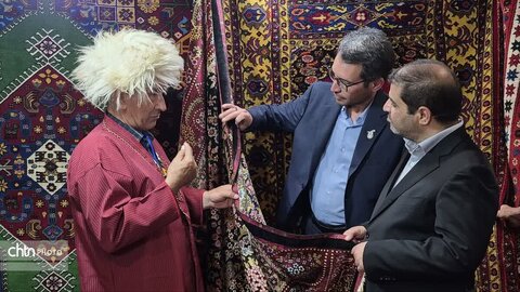 بازدید معاون سیاسی و امنیتی استانداری از شانزدهمین نمایشگاه سراسری صنایع دستی ایران یزد