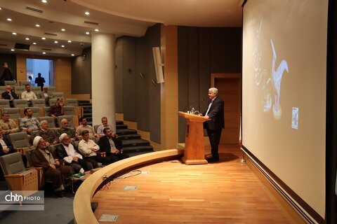 به مناسبت سوم خرداد  غبار روبی وعطر افشانی شهدای گمنام جبل النور ومراسم بزرگداشت آزاد سازی خرمشهر توسط کارکنان میراث فرهنگی خراسان رضوی