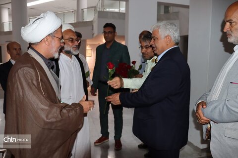 به مناسبت سوم خرداد  غبار روبی وعطر افشانی شهدای گمنام جبل النور ومراسم بزرگداشت آزاد سازی خرمشهر توسط کارکنان میراث فرهنگی خراسان رضوی