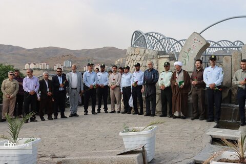 به مناسبت سوم خرداد  غبار روبی وعطر افشانی شهدای گمنام جبل النور ومراسم بزرگداشت آزاد سازی خرمشهر توسط کارکنان میراث فرهنگی خراسان رضوی