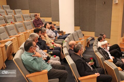 به مناسبت سوم خرداد  غبار روبی وعطر افشانی شهدای گمنام جبل النور ومراسم بزرگداشت آزاد سازی خرمشهر توسط کارکنان میراث فرهنگی خراسان رضوی