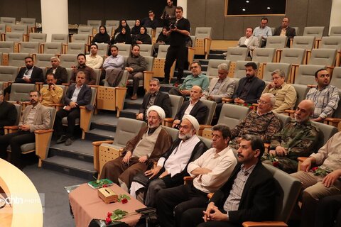 به مناسبت سوم خرداد  غبار روبی وعطر افشانی شهدای گمنام جبل النور ومراسم بزرگداشت آزاد سازی خرمشهر توسط کارکنان میراث فرهنگی خراسان رضوی