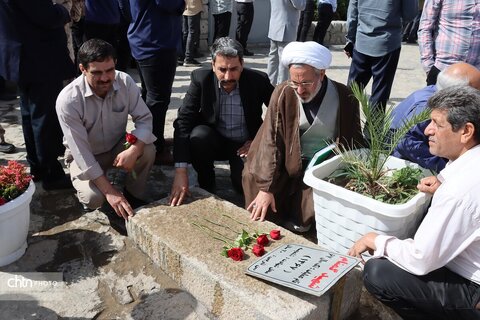 به مناسبت سوم خرداد  غبار روبی وعطر افشانی شهدای گمنام جبل النور ومراسم بزرگداشت آزاد سازی خرمشهر توسط کارکنان میراث فرهنگی خراسان رضوی