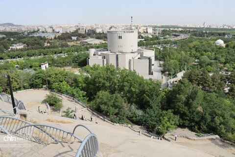 به مناسبت سوم خرداد  غبار روبی وعطر افشانی شهدای گمنام جبل النور ومراسم بزرگداشت آزاد سازی خرمشهر توسط کارکنان میراث فرهنگی خراسان رضوی