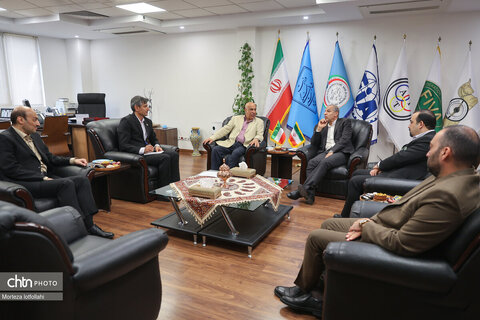 دیدار مدیر ارشد اجرایی و رئیس کلوپ بین‌المللی اتومبیلرانی کویت با مدیرعامل کانون جهانگردی و اتومبیلرانی