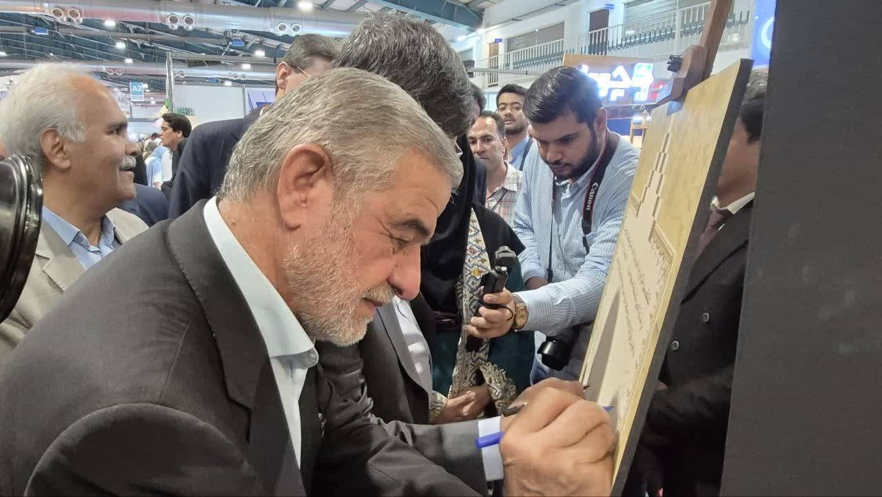 صنایعدستی، نماد فرهنگ، هنر و تاریخ ایران است/ ثبت جهانی یزد به عنوان شهر زیورآلات نتیجه هنرمندی و خلاقیت هنرمندان ماست