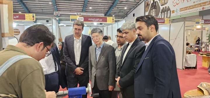 بازدید سفیر چین از شانزدهمین نمایشگاه سراسری صنایع دستی ایران یزد