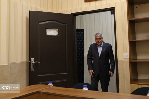 حضور وزیر میراث فرهنگی در شرکت توسعه گردشگری ایران