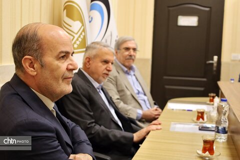 حضور وزیر میراث فرهنگی در شرکت توسعه گردشگری ایران