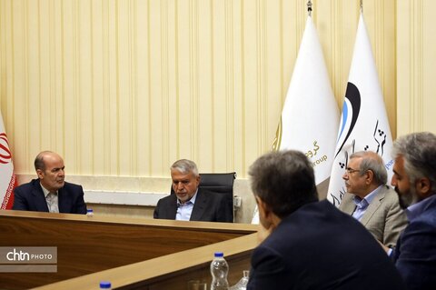 حضور وزیر میراث فرهنگی در شرکت توسعه گردشگری ایران