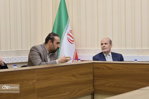حضور وزیر میراث فرهنگی در شرکت توسعه گردشگری ایران
