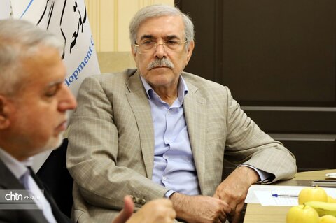 حضور وزیر میراث فرهنگی در شرکت توسعه گردشگری ایران