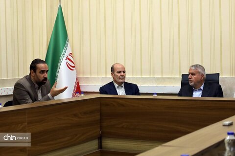 حضور وزیر میراث فرهنگی در شرکت توسعه گردشگری ایران