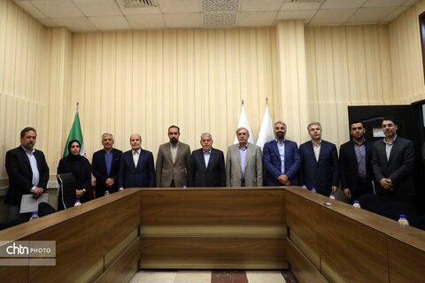 حضور وزیر میراث فرهنگی در شرکت توسعه گردشگری ایران
