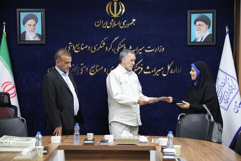 آیین تقدیر از ایثارگران اداره‌کل میراث‌فرهنگی، گردشگری و صنایع دستی خوزستان