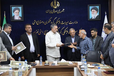 آیین تقدیر از ایثارگران اداره‌کل میراث‌فرهنگی، گردشگری و صنایع دستی خوزستان