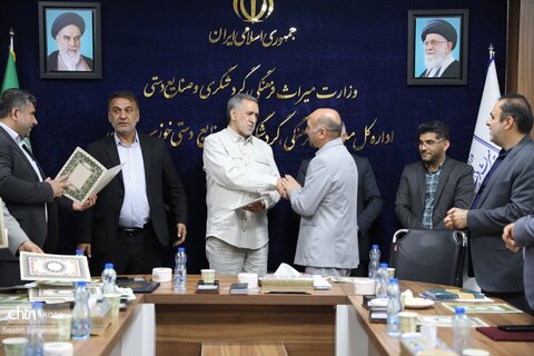 آیین تقدیر از ایثارگران اداره‌کل میراث‌فرهنگی، گردشگری و صنایع دستی خوزستان