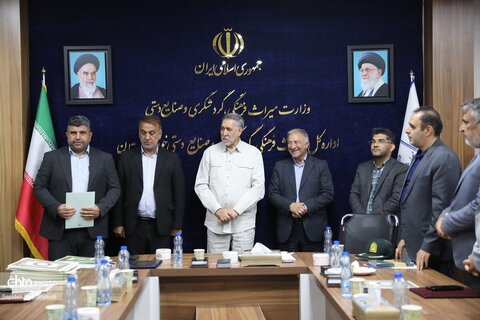آیین تقدیر از ایثارگران اداره‌کل میراث‌فرهنگی، گردشگری و صنایع دستی خوزستان