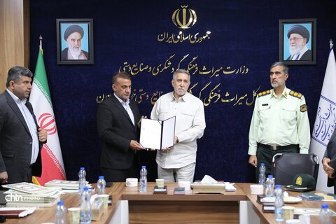 آیین تقدیر از ایثارگران اداره‌کل میراث‌فرهنگی، گردشگری و صنایع دستی خوزستان