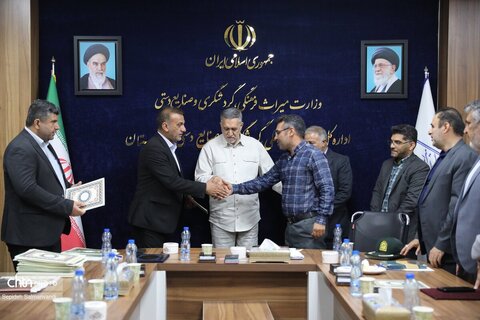 آیین تقدیر از ایثارگران اداره‌کل میراث‌فرهنگی، گردشگری و صنایع دستی خوزستان