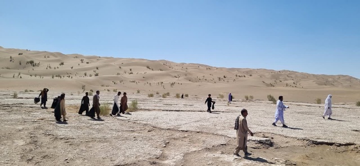 بیابان لوت در گرمای ۴۷ درجه پاکسازی شد
