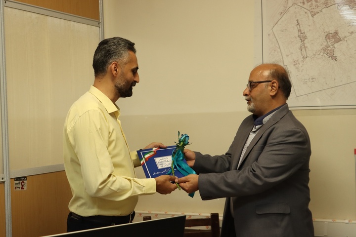 تجلیل همکاران اداره کل