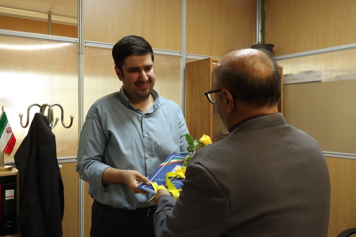 تجلیل همکاران اداره کل