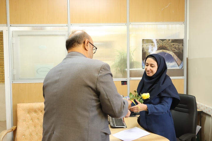 تجلیل همکاران اداره کل